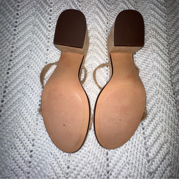 Tan Amazon Essentials Women's Thin Two Strap Heeled Slide 9.5 never worn - Picture 4 of 5